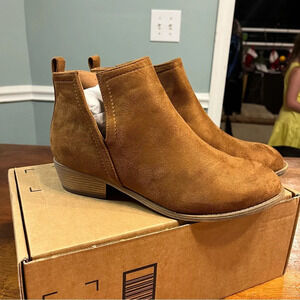 New Journee Collection Womens Rimi Bootie Vegan Suede Ankle Boot Camel Size 10